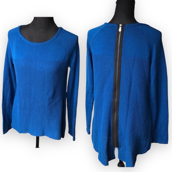 Nicole by Nicole Miller Sweaters - Nicole Miller Blue zip back high low knit sweater
